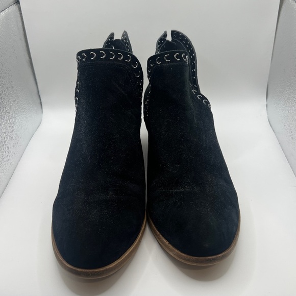VINCE CAMUTO Women’s Black Suede Grommet Detail Prafinta Ankle Boots Size 6 - Picture 3 of 7